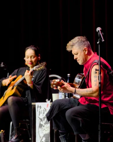 Rodrigo y Gabriela lit up the always stunning Chicago Theatre.
•
•
@rodrigoygabr