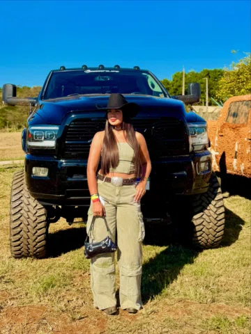 Lookinho do segundo dia de @gross_trucks 💥😍

- Conjunto LLAMENINA da @isastore