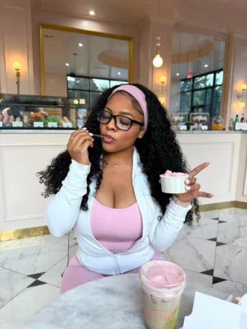 @FashionNova On Wednesdays we wear pink 🩰
•Body Burn Elevate Active Set - Pink
