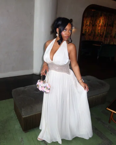 xoxo <3 @FashionNova 💐

🔎- 
Rhiannon Embellished Halter Maxi Dress - cream (m)
