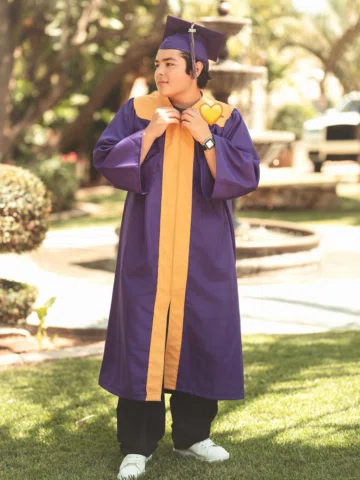 Hoy se gradúa mi niño más grande, mi Misaelito. ❤️

Siento tantas emociones boni