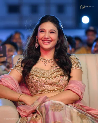 The epitome of beauty 💗

Inframe: @ritika_nayak__ 🤩
📸: @deepak_somisetty 

#r