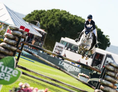 Fueled by fire. Powered by heart. 👊🏼💥❤️

📸 @vsmedia.equestrian