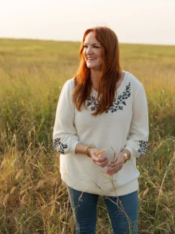 Traipsing through the tall grass, SO ready for fall! After a long, hot summer, I