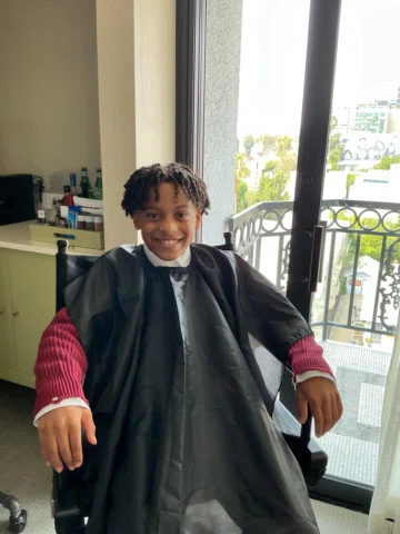 Lights, camera, @julianokrue is ready for action. 😎

#michaelmovie 
#julianoval