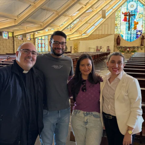 Visitando o Padre Antônio @padreantonioroberto87 da Igreja ⛪️ de Santo Antônio @