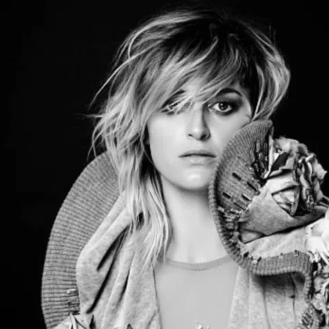 Emily and Siouxie 🫶🫠

Two amazing photos taken by 📸 Indira Cesarine (getty im