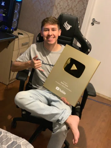 HOJE FAZ EXATAMENTE 10 ANOS QUE POSTEI MEU PRIMEIRO VIDEO NO YOUTUBE. EU TINHA U