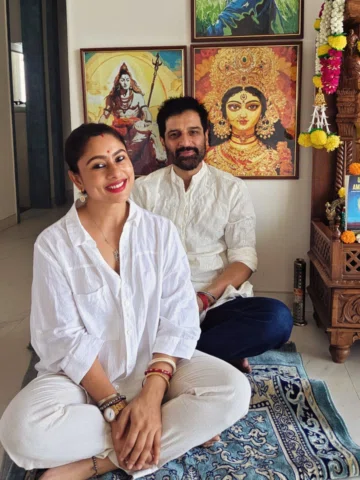 Shiv hi shakti, Shiv hi shanti, Shiv hi anant jyoti.
Jahan samay ruk jaaye, waha