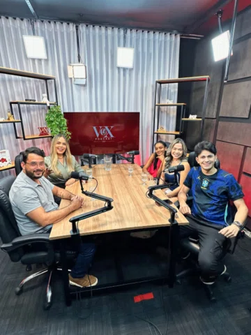 Acompanhe agora, ao vivo, o terceiro episódio do VOX Podcast!

Hoje estamos rece