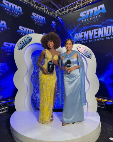 Premio a Nueva voz en TikTok🥹💙⭐️ 

Gracias primero le doy a Dios, porque por é