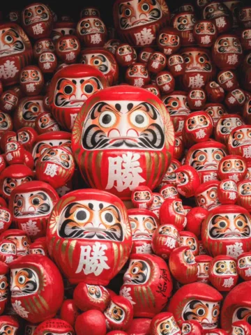 Katsuoji Temple is famous for its thousands of red Kachi-Daruma (Victory Daruma)
