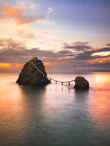 Two sacred rocks standing together in the sea off Futami, Ise City. 🌊
The large