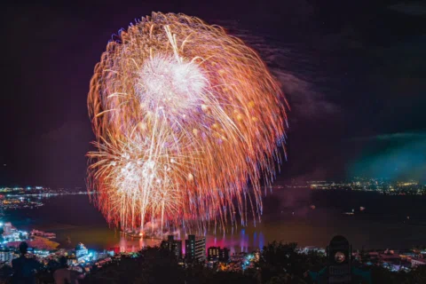 One of the biggest fireworks festivals in Japan, with up to 40,000 fireworks lig