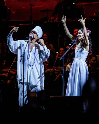 .
🎤 @carlinhosbrown e @marisamonte no show PHONICA na @casadeapostasfontenova .
