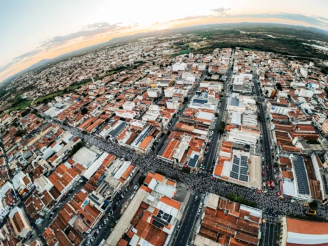 Procissão de encerramento da Festa de Sant’Ana, momento em que milhares de fiéis