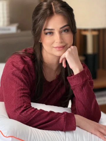 From shooting my beautiful @almaamounmattresses 🦋🦋
___________
Director @ashra