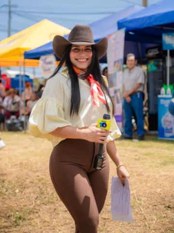Otro día de rodeo, otro lookhiño🌵🤠, Nacatamalada Agostina de @canal10ni 🫔🤎

