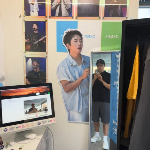 생일 축하해 주셔서 감사해요!
쑥스럽지만 덕분에 많이 기뻤어요!!!
히히힛😉