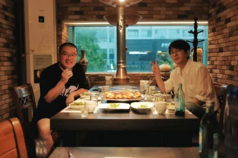 오랜만에 한국에 들어온 솔리드의 재윤이와 
90년대의 추억있는 시간을 보냈습니다!ㅎ
재윤아!  오랜만에 반가웠다!^^
#신승훈#솔리드#정재윤