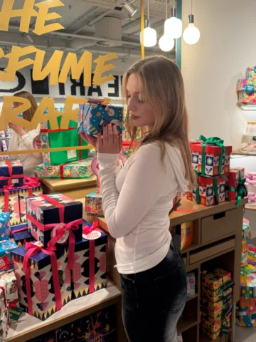 Christmas time at @lushdeutschland 🪽⛄️
Thankyou for having me!! Had so much fun