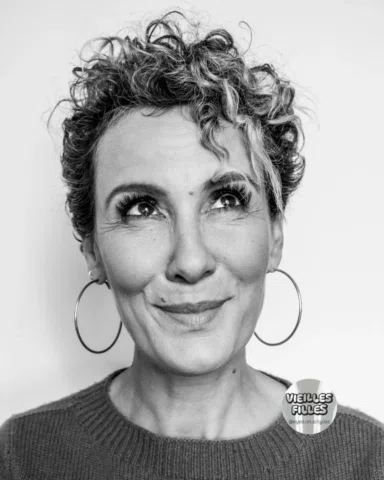 Certaine que vous ne devinerez jamais à quoi @noemie.de.lattre pense…

Noémie pa