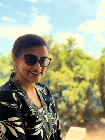 Somewhere between chilling and posing❤️!