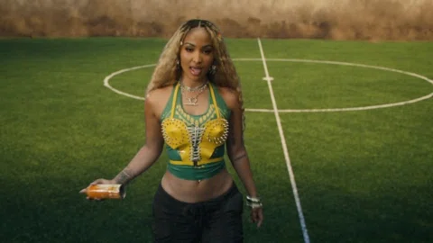 FIFA World Cup has officially begun! ⚽️🌎

Swipe for some of my favorite behind-