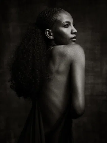 Tested a few new presets on my Leica Q3 Monochrome with @betelhembayisa , paired