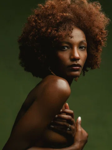#ethiopian #beauty #leicacamera #leicasl2 #portrait 
Model @betelhembayisa 
Back