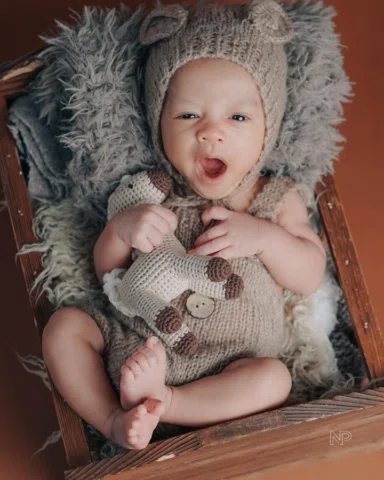 Mum's little baby bear 🐻🤎 @robertgavin_ 

📸 @niceprintphoto  @theconceptrooms