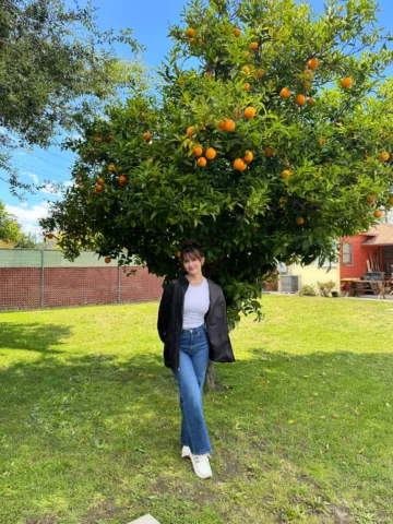 A little late, but here’s this beautiful orange-picking day with some special an
