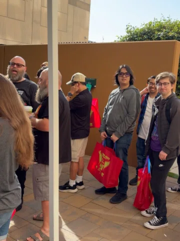Welcome to Sunday! @tfcon 
Amazing fans of #transformers in #beautifulDowntownBu