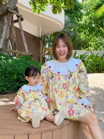 ถ่ายรูปกับพ่อตาหวานเยิ้ม พอถ่ายกับแม่ทำไมสายตาไม่เป็นแบบพี่ลิกก้าหล่ะคะออโรร่า😅