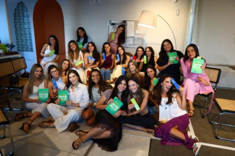 Mais um sonho realizado: 1º encontro presencial do Mahai Book Club 💙📚

A leitu