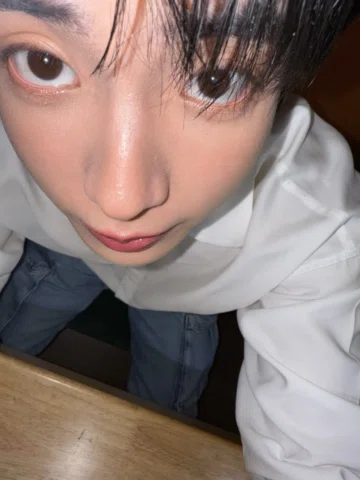 ช่วงนี้เค้าฮิตถ่ายงี้กัน? 🧐 👽
trending act? 🧐 why... alien 👽