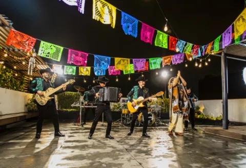 ¿Y como andamos? ANDAMOS READY🔥🕺!!!
 
YA está disponible el vídeo oficial🎥 de
