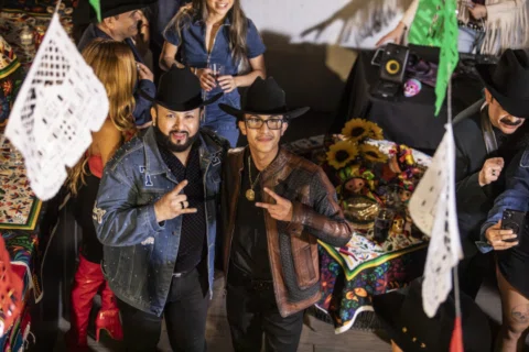 Un gustazo saludar y grabar con mi compa @chitucan 🥁👊🏽🔥!! Saludos mi compa, 