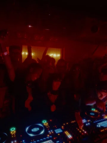 Here is something special. First time b2b with Desiree ❤️ @circolocoibiza