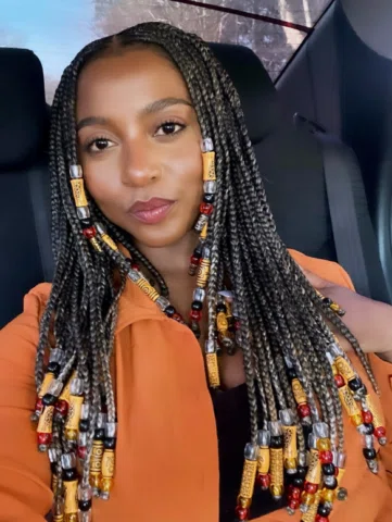 Hey, whatsup, hello 🥰🫵🏾🎉

#ShonisaniBraidGang #braidstyles #beadsandbraids