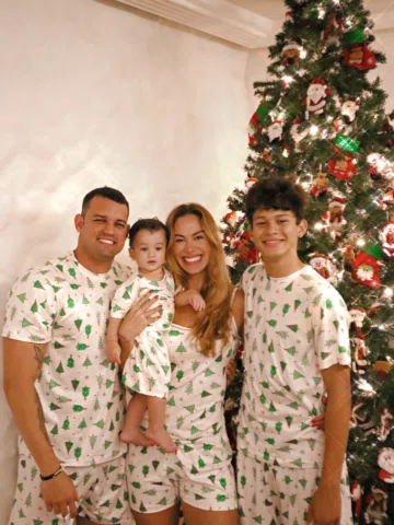 Um feliz Natal da minha família pra sua ♥️🎄🙏🏼✨🎁