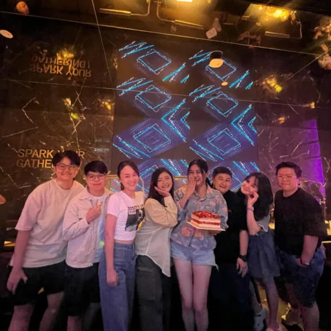 不知不觉《生日》变成我们这班人聚会的重要日子。不管多忙大家都不缺席☺️ 愿我们这班可爱的人儿友谊永固，永持初心。 

Ps: @french_han72  @r