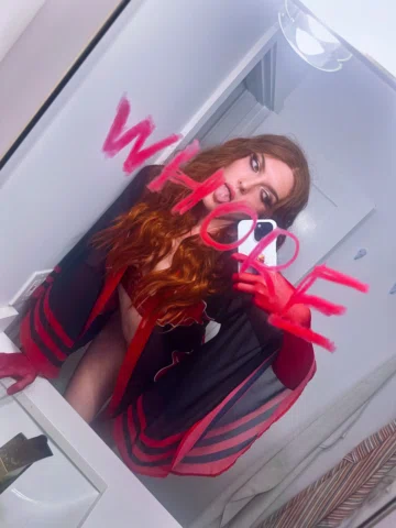 Ek em bikkja uppreistar… also the the new charli album >