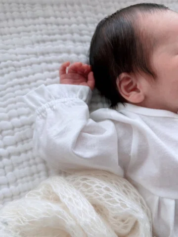 ⁡

⁡ご報告です。
⁡
先日、第三子となる男の子を出産いたしました。
⁡
家族みんなが見守る中で、新しい命が誕生しました。
兄姉の中で一番元気な産声を上げ、無