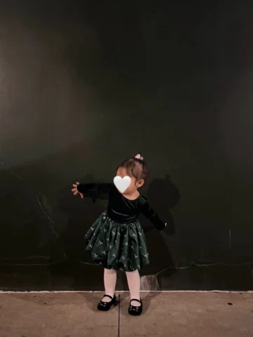 ⁡
⁡
2025年もありがとうございました！
娘の2歳の誕生日とクリスマスをハワイで🏖️
⁡
今夜は家族でカニ鍋、紅白見ながらの年越し✨
みなさまも年末年始、