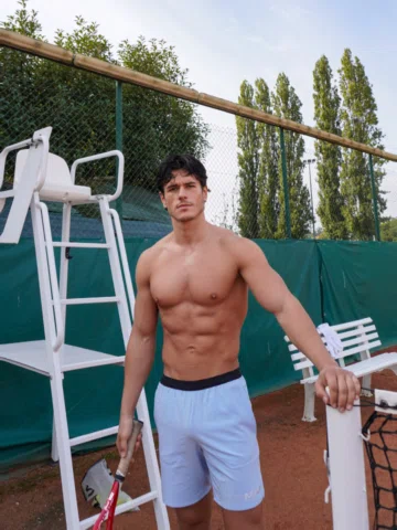 First lesson 🎾

#model #malemodel #tennis