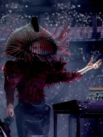 Incredible… Congratulations @ladygaga , in @alexandermcqueen @philiptreacy ✨✨✨✨ 