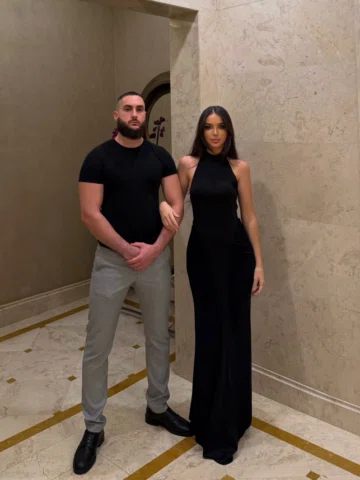 Back with my Bodyguard 🖤