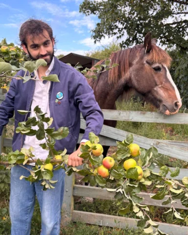 “The Silver apples of the Moon,
The Golden apples of the Sun”
Oisín @no.saysart 