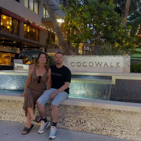 Brought my mom to Miami for Mother’s Day ✅
Saw cuh @_afilms ✅
Held a stranger’s 